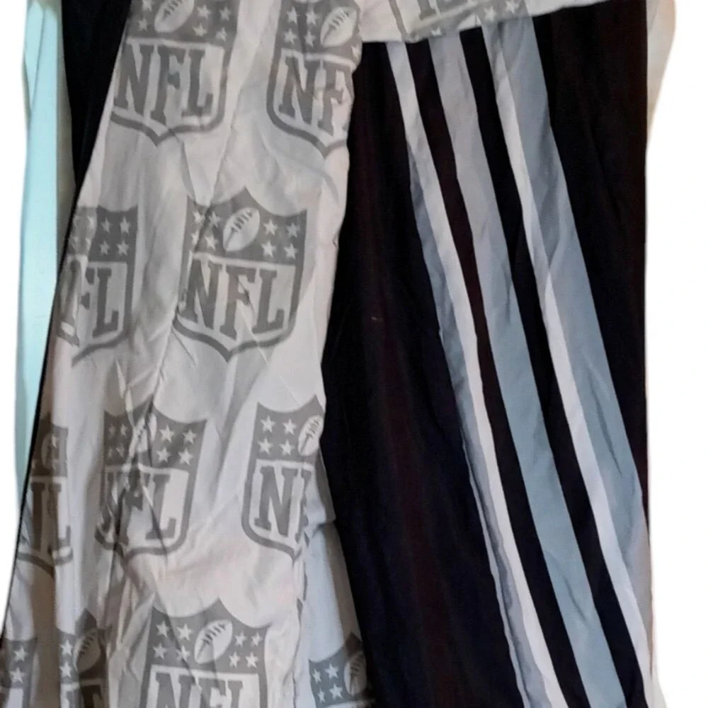 VTG The Northwest Co. NFL Last Vegas Raiders Sweatshirt Comforter 66X84
